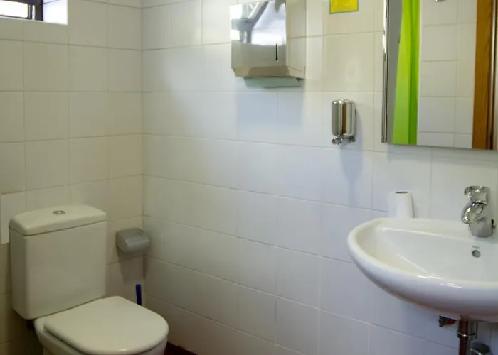 Montes De Anaga بيت شباب